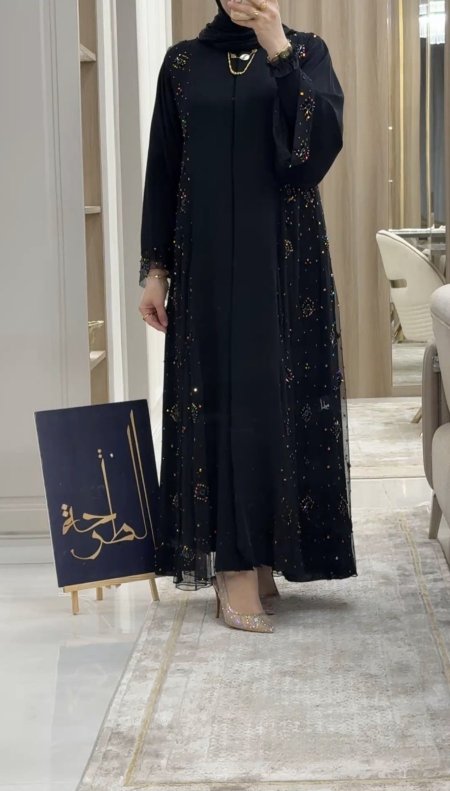 عبايه شيفون مع سترس <br> <span class='text-color-warm'>سيتوفر قريباً</span>