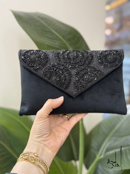 اسود اسود مخمل