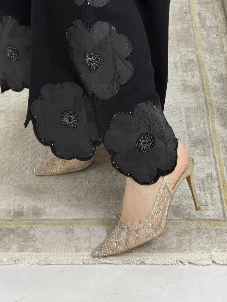 حذاء ذهبي مع سترس