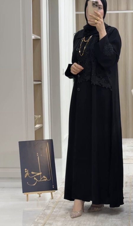 عبايه شك من الامام