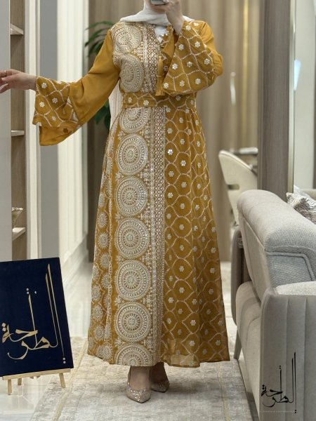 كموني