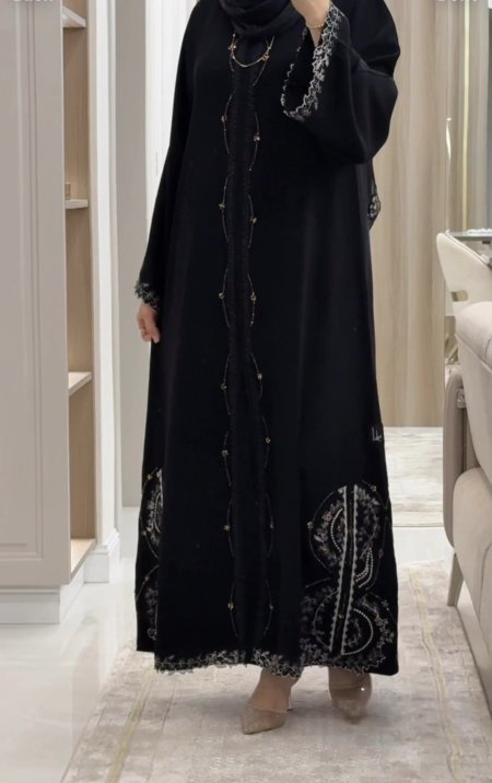 عبايه بتطريز ابيض وشك ذهبي 9420