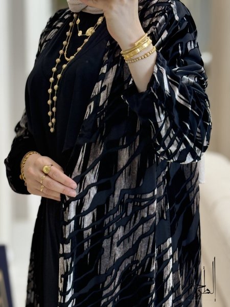 اسود مع رمادي