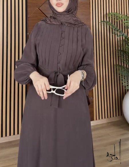 بني غامق
